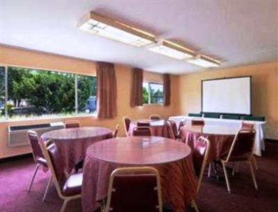 фото отеля Days Inn Kent - Meeker St.