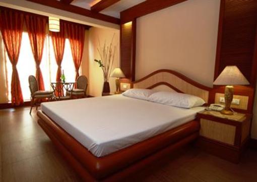 фото отеля Victoria Court Las Pinas