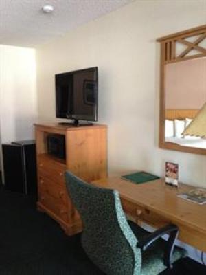фото отеля Econo Lodge Inn & Suites Woodland