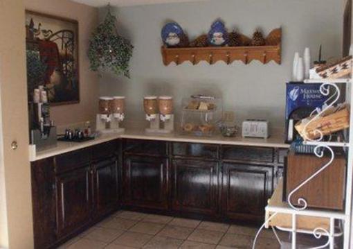 фото отеля Econo Lodge Inn & Suites Woodland