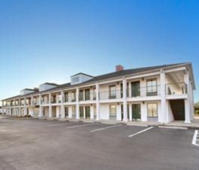 фото отеля Baymont Inn & Suites Dunn