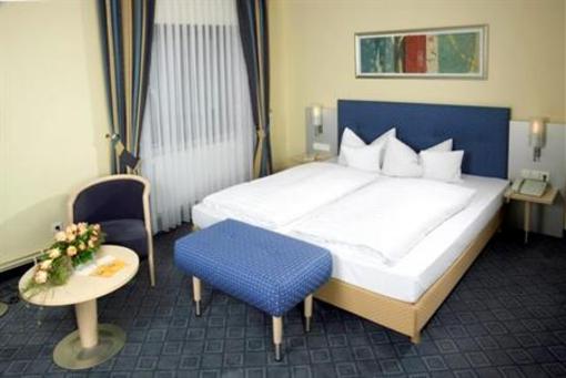 фото отеля Hotel Lowen Seckenheim Mannheim
