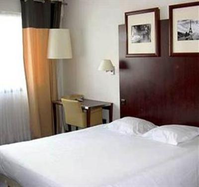 фото отеля Hotel La Place Annemasse