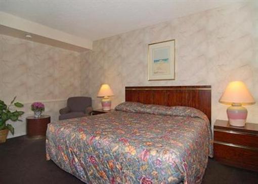 фото отеля Ramada Plaza Hotel Anaheim Area