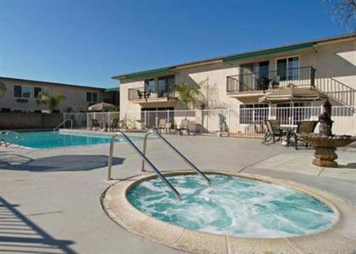 фото отеля Ramada Plaza Hotel Anaheim Area