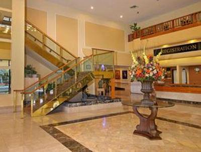 фото отеля Ramada Plaza Hotel Anaheim Area