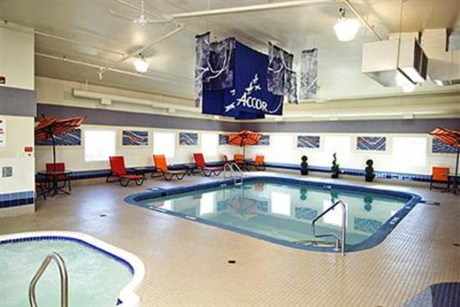 фото отеля Motel 6 Saskatoon
