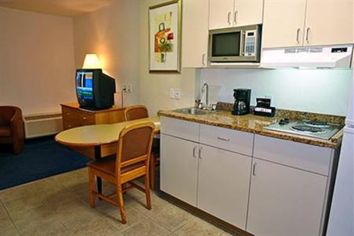 фото отеля Motel 6 Saskatoon