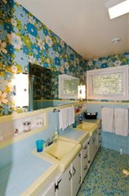 фото отеля Inn-Chanted Forest Bed and Breakfast
