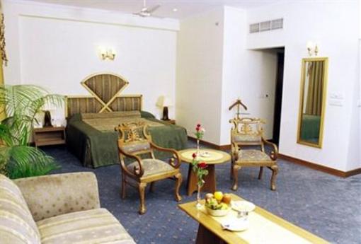 фото отеля Hotel Meraden Grand