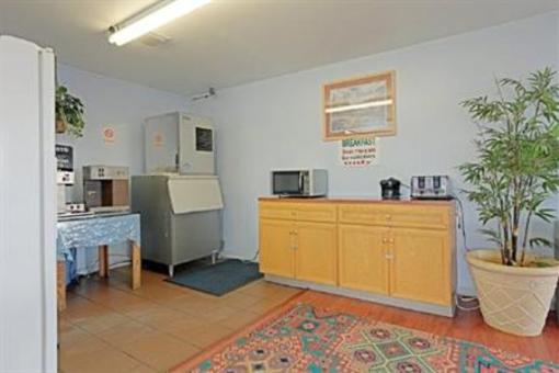 фото отеля Americas Best Value Inn Wheat Ridge/Denver