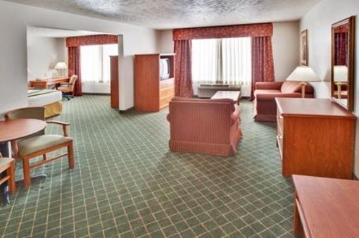 фото отеля Holiday Inn Express Hotel & Suites West Omaha