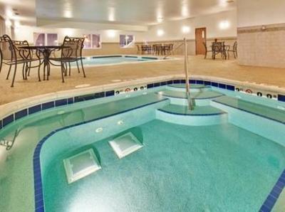 фото отеля Holiday Inn Express Hotel & Suites West Omaha
