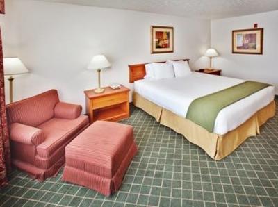 фото отеля Holiday Inn Express Hotel & Suites West Omaha