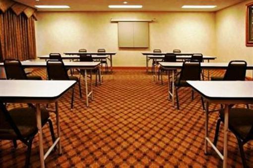 фото отеля Holiday Inn Express Hotel & Suites Elkhart-South