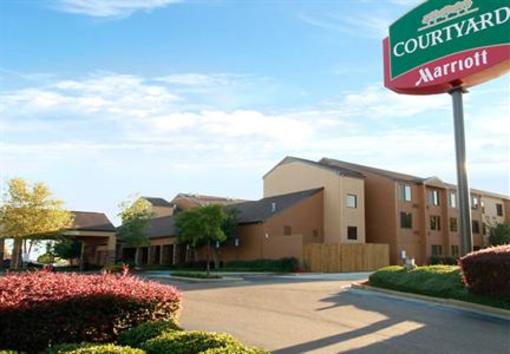 фото отеля Courtyard by Marriott Jackson