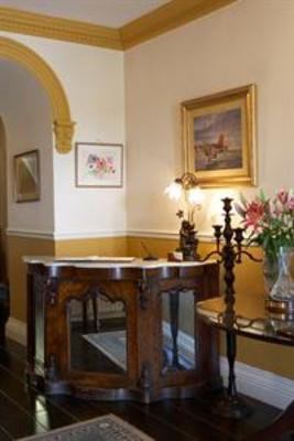 фото отеля Carrygerry Country House Shannon