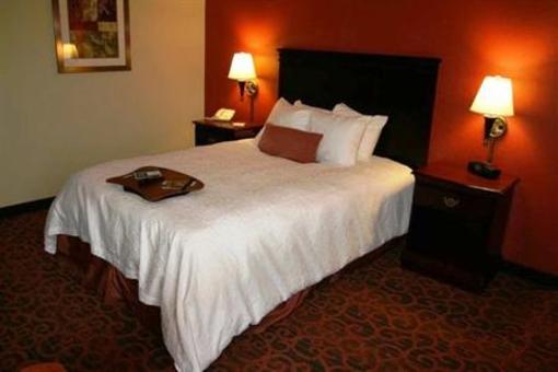фото отеля Hampton Inn Huntington Barboursville