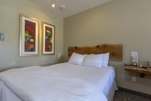 фото отеля Cambria Shores Inn
