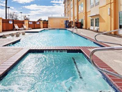 фото отеля La Quinta Inn & Suites Dallas Love Field