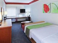 La Quinta Inn & Suites Dallas Love Field