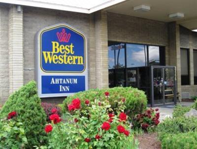 фото отеля BEST WESTERN Ahtanum Inn