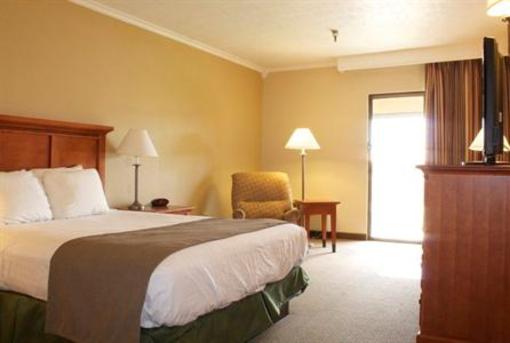 фото отеля BEST WESTERN Ahtanum Inn
