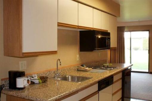 фото отеля BEST WESTERN Ahtanum Inn