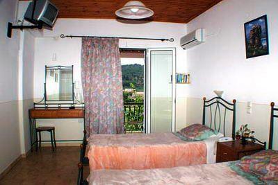 фото отеля Tsiolis Studios Apartments & Luxury Suites Tsilivi