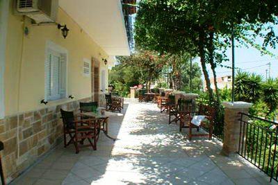 фото отеля Tsiolis Studios Apartments & Luxury Suites Tsilivi