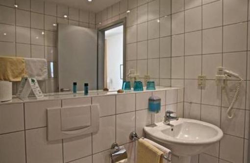 фото отеля Inselhotel Rugen Gohren