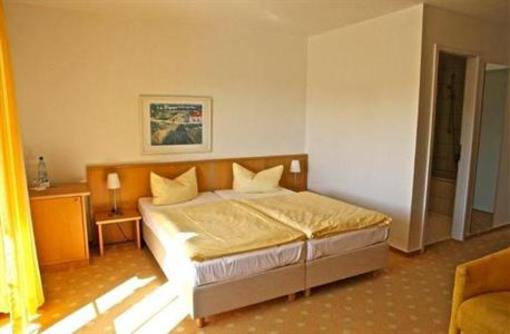 фото отеля Inselhotel Rugen Gohren