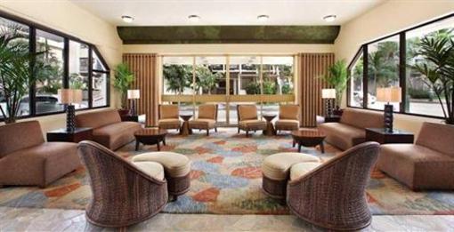фото отеля Ambassador Hotel Waikiki