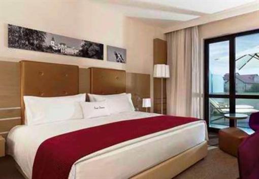 фото отеля DoubleTree by Hilton Hotel Oradea