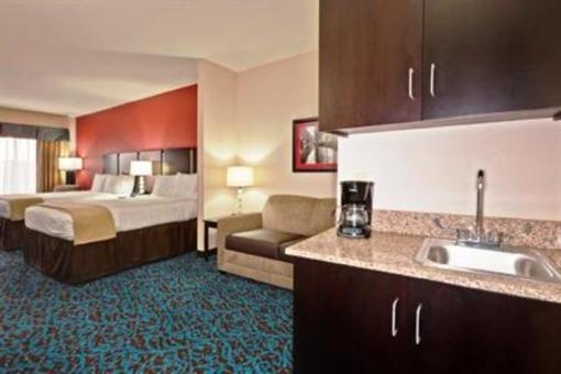 фото отеля Holiday Inn Express & Suites New Philadelphia