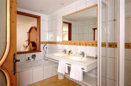фото отеля Alpenhotel Ischgler Hof Ischgl