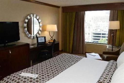фото отеля Crowne Plaza Dayton