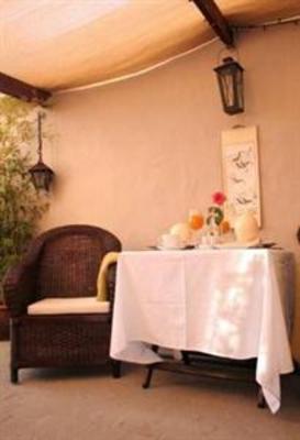 фото отеля Point B Guest House