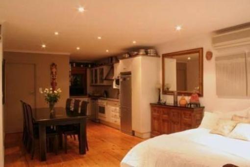фото отеля Point B Guest House
