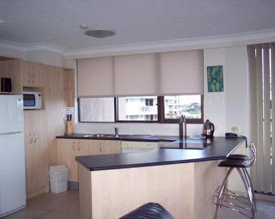 фото отеля Warringa Surf Apartments