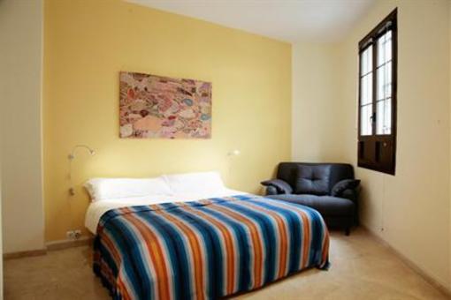 фото отеля Apartamentos Rey de Sevilla