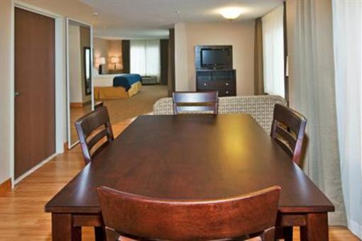 фото отеля Holiday Inn Express Hotel & Suites Albuquerque Airport