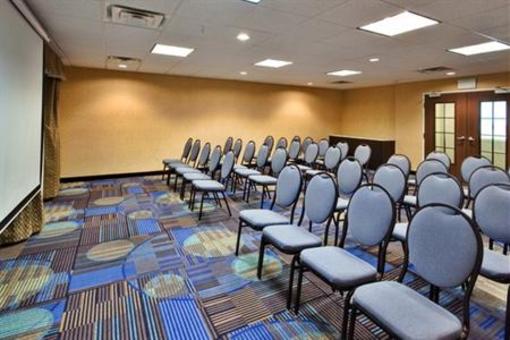 фото отеля Holiday Inn Express Hotel & Suites Albuquerque Airport