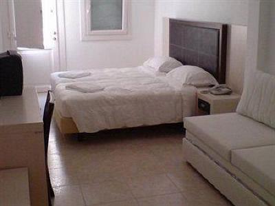 фото отеля Irini Hotel Tourlos