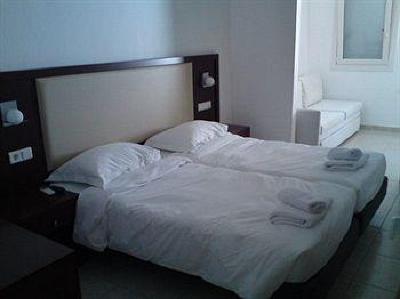 фото отеля Irini Hotel Tourlos