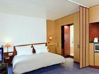 фото отеля Suite Novotel CDG Paris Nord 2