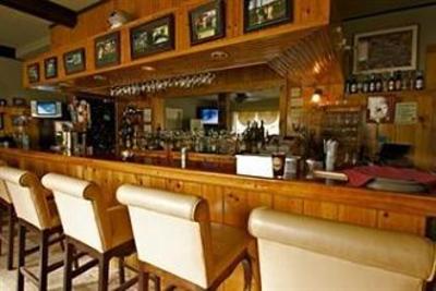 фото отеля West Dover Inn