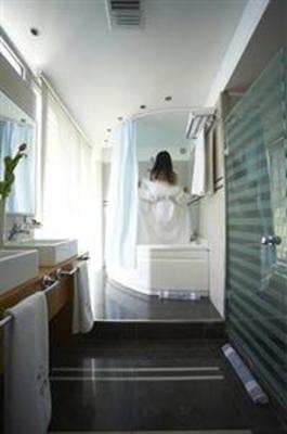 фото отеля Tropical Hotel Alimos