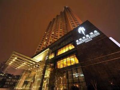 фото отеля Wuhan Royal Suites & Towers Hotel