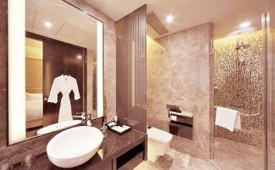 фото отеля Wuhan Royal Suites & Towers Hotel